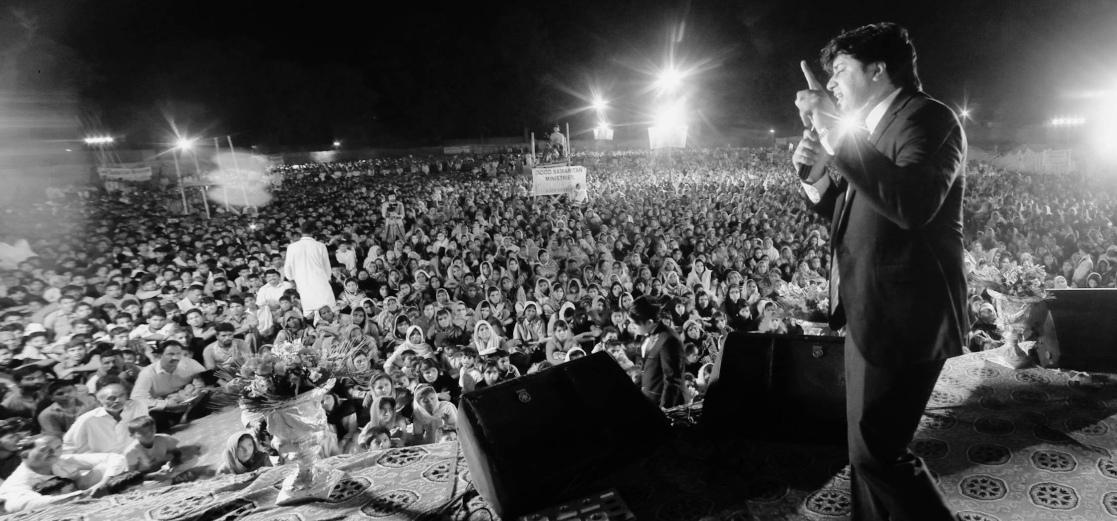 Rev. Dr. Naeem Nasir - Proclaiming The Good News of JESUS Christ during Evangelistic Gospel Crusades in Pakistan.